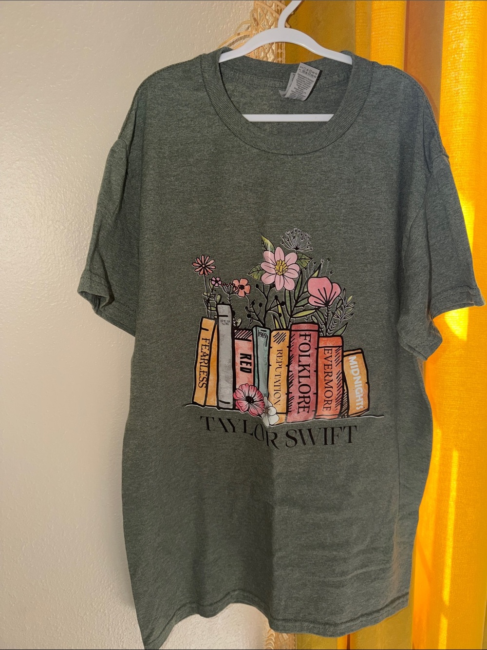 Taylor Swift Inspired Graphic Tee S